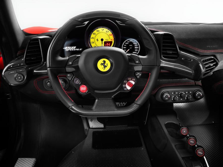Панель приборов Ferrari 458 Speciale 2013 года  (фото 40 из 43)